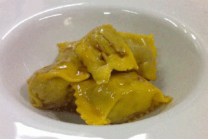 Agnolotti del plin piemontesi con riduzione di fondo di vitello